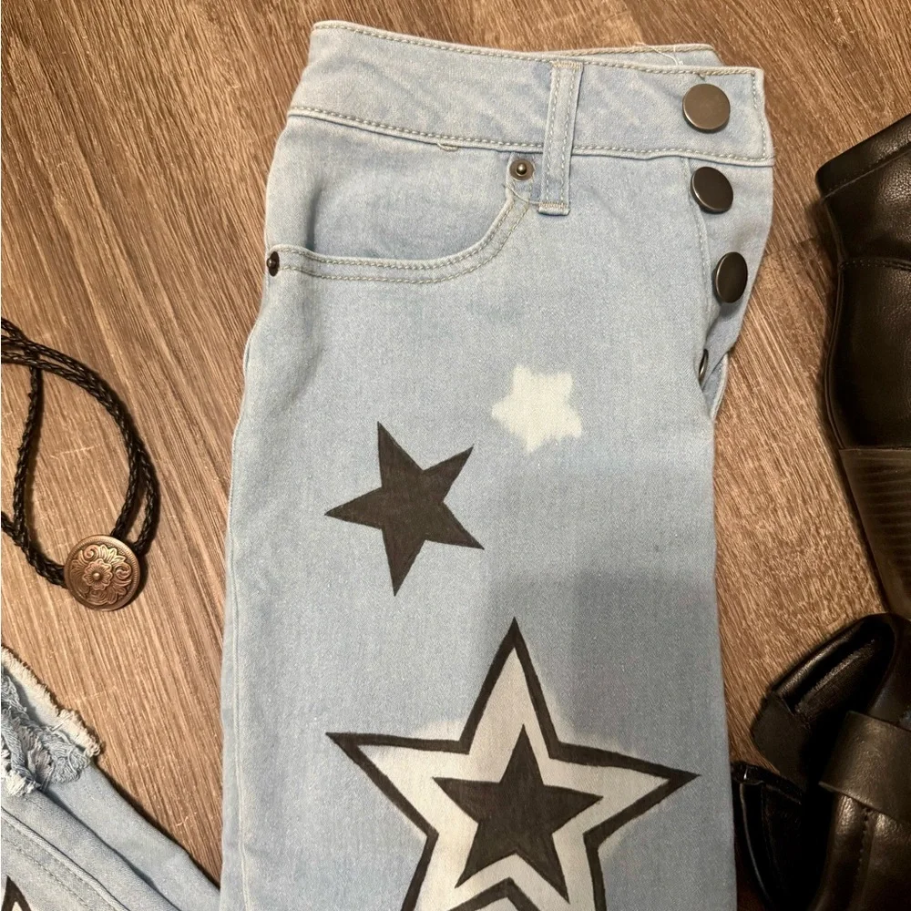 Custom hand-painted jeans - Picture 6 of 13